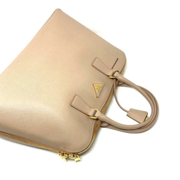 100% Auth Prada Saffiano Handbag - Picture 3 of 10